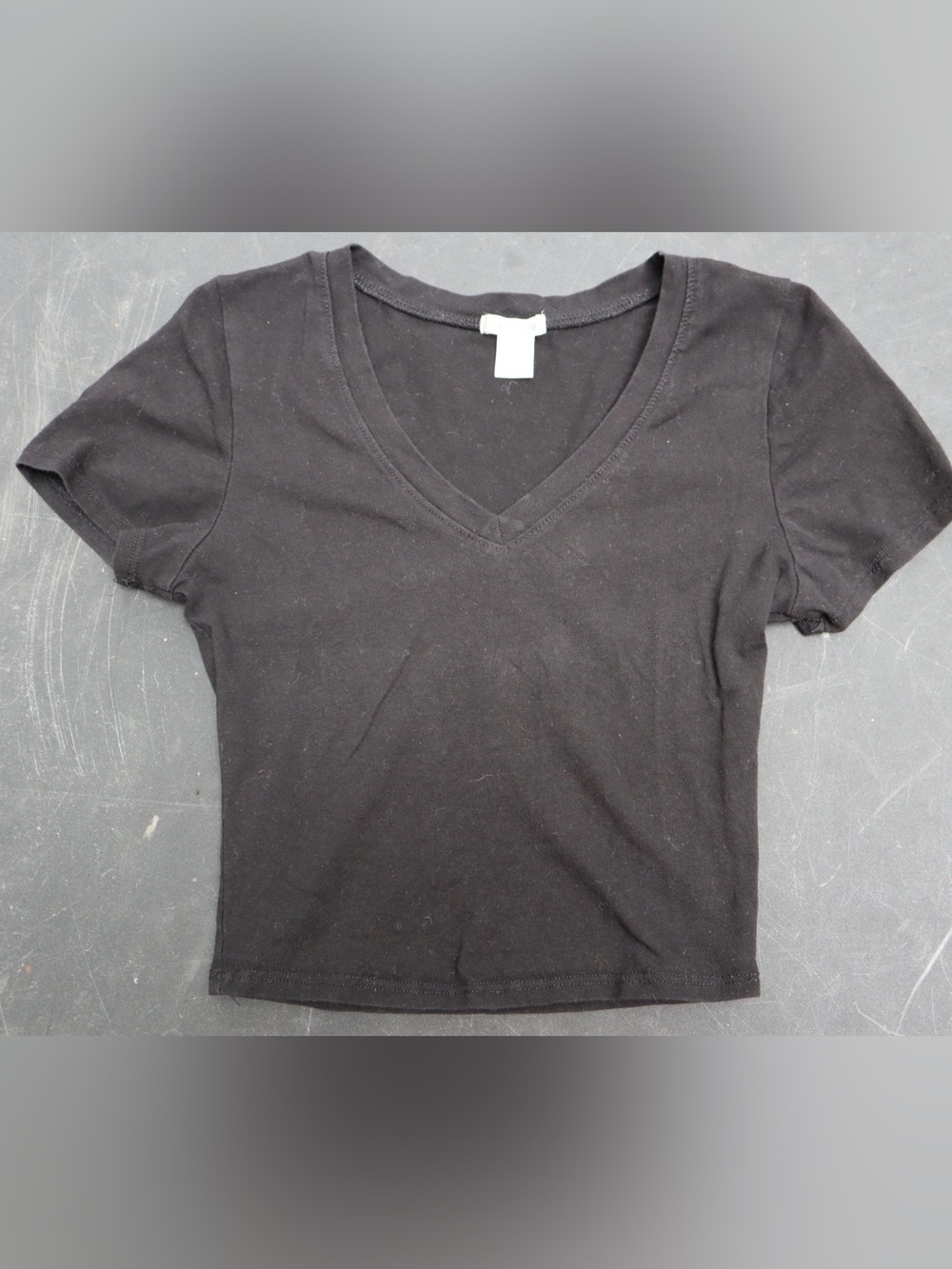 Bozzolo Black V-Neck Crop Top